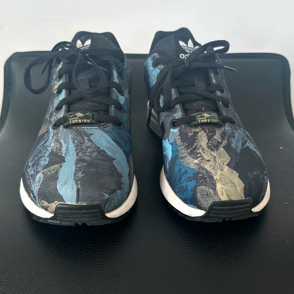 Multicolored Addidas with ortho lite insoles